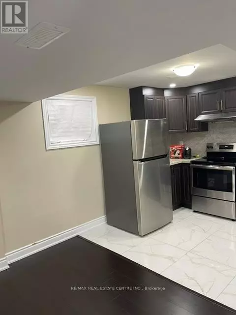 Brampton (northwest Brampton), ON L7A4Y2,7 Faders DR #Basement