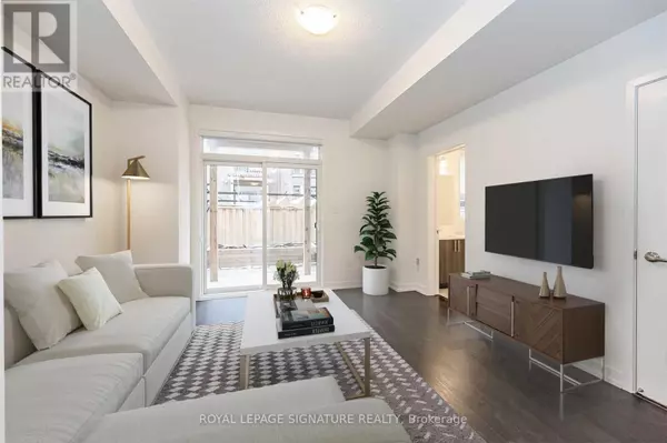 Oakville (go Glenorchy), ON L6H0L8,300 SQUIRE CRESCENT