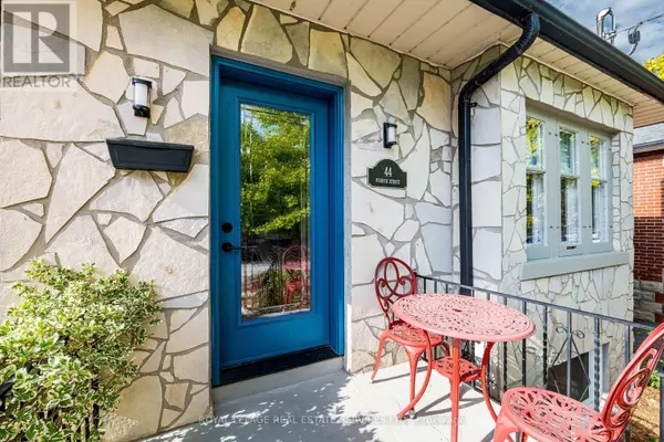 Toronto (new Toronto), ON M8V2Y3,44 FOURTH STREET