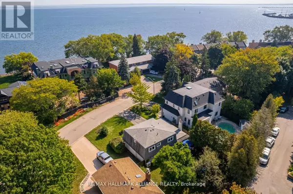 Oakville (br Bronte), ON L6L1A3,2033 WATER'S EDGE DRIVE