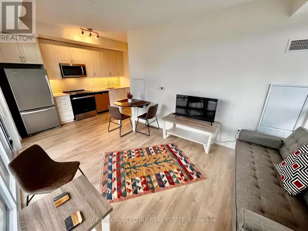 Toronto (mimico), ON M8V0G9,38 Annie Craig DR #711