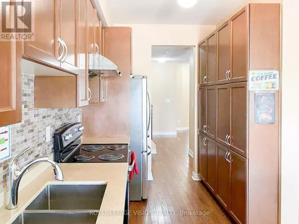 Mississauga (meadowvale Village), ON L5W0G3,7429 SAINT BARBARA BOULEVARD