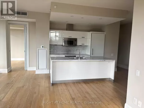 88 Park Lawn RD #205, Toronto (mimico), ON M8Y0B5