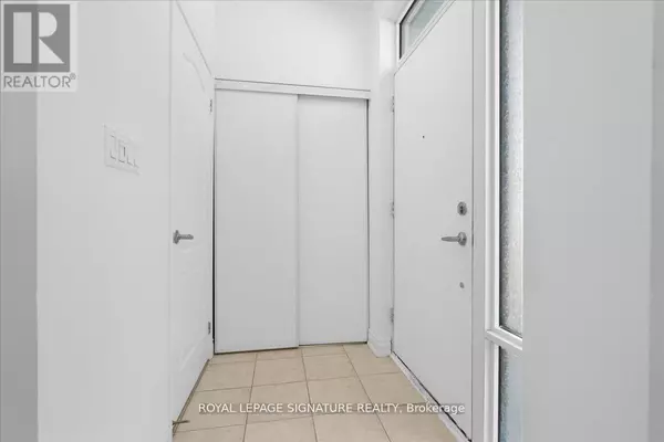 Toronto (etobicoke West Mall), ON M9C0C1,35 Applewood LN #61