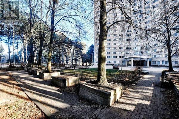 Mississauga (mississauga Valleys), ON L5A4B8,3700 Kaneff CRES #609