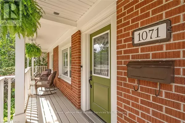 Oakville (mo Morrison), ON L6J2V8,1071 MELVIN AVENUE