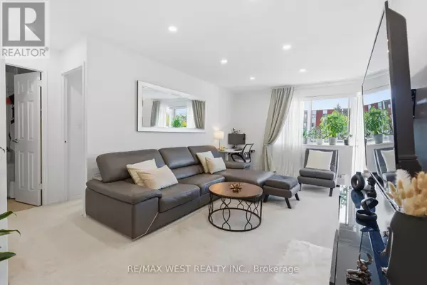 2485 Woking CRES #309, Mississauga (sheridan), ON L5K1Z6