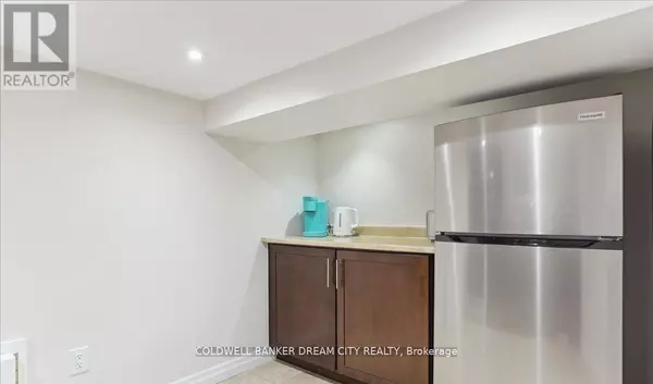 Toronto (junction Area), ON M6N3S8,464 Maybank AVE #LOWER