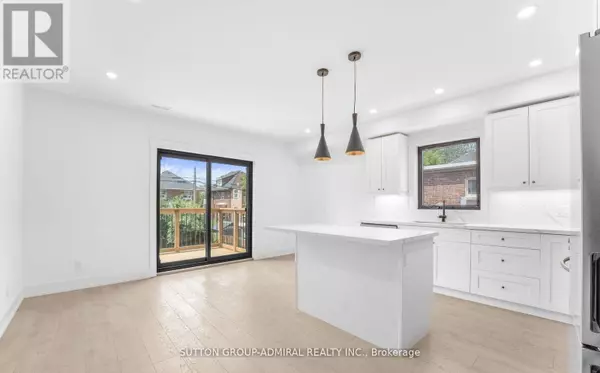 Toronto (dovercourt-wallace Emerson-junction), ON M6H3S5,366 Margueretta ST #2nd Floor