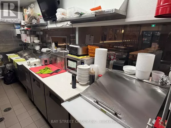 Mississauga (dixie), ON L4Y4G6,888 Dundas ST East #D2-B