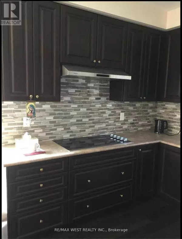 Oakville (jm Joshua Meadows), ON L6H0S4,3052 MAX KHAN BOULEVARD