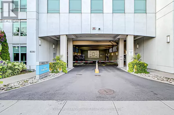 Toronto (high Park-swansea), ON M6S1A4,1900 Lake Shore BLVD West #303