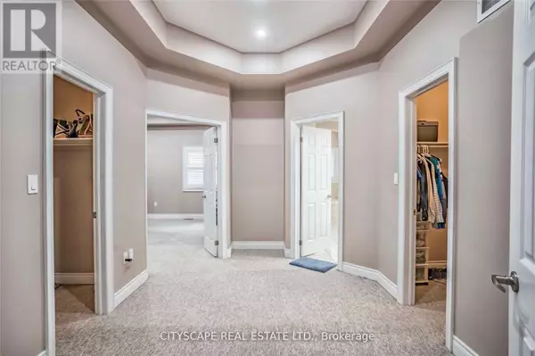 Mississauga (churchill Meadows), ON L5M0K9,3274 ERIN CENTRE BOULEVARD