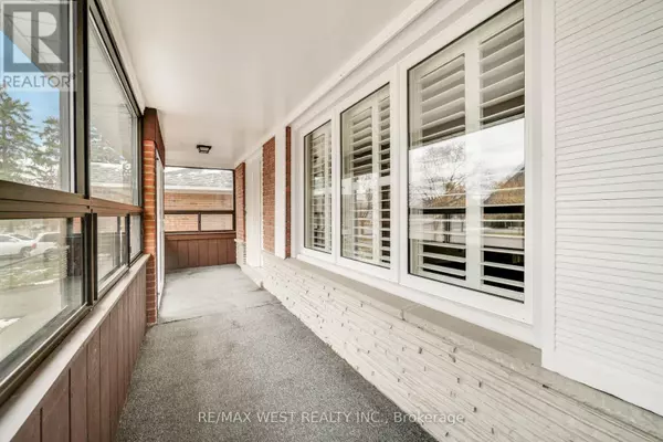 Toronto (etobicoke West Mall), ON M9C3S9,485 RATHBURN ROAD