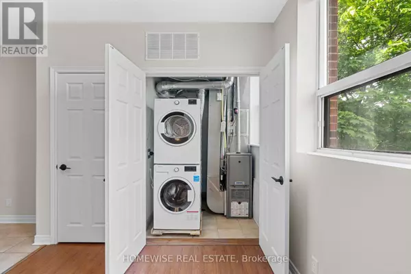 Toronto (runnymede-bloor West Village), ON M6S2T2,3635 Dundas ST West #7