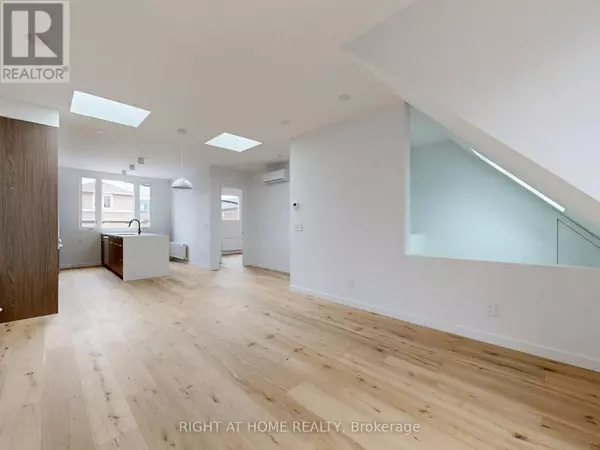 Toronto (dovercourt-wallace Emerson-junction), ON M6H2Y1,1137 Dovercourt RD #Laneway