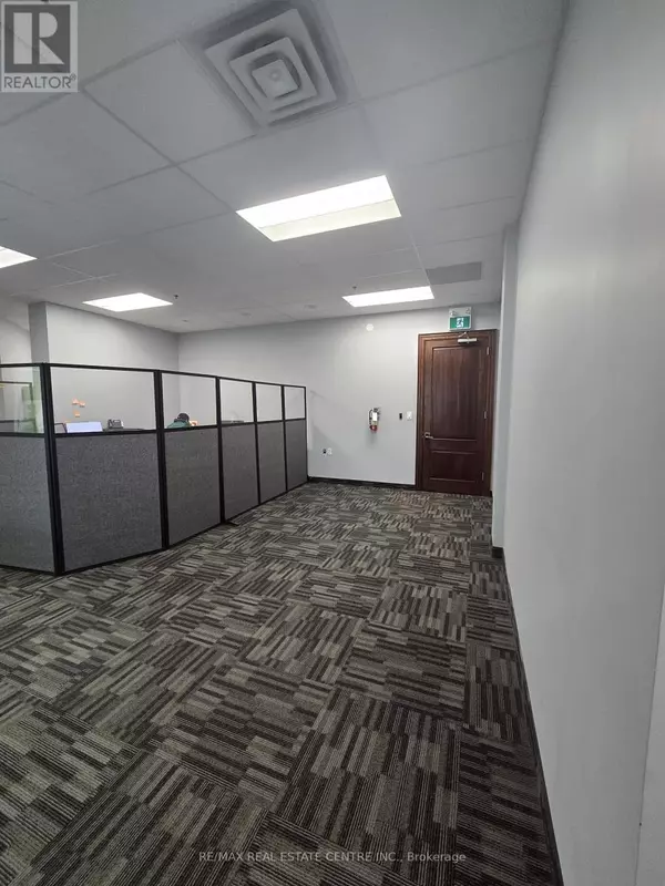 Mississauga (gateway), ON L5S0A8,30 Topflight DR #9