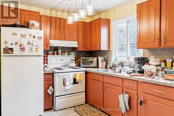 Mississauga (erin Mills), ON L5L3M9,4278 SAWMILL VALLEY DRIVE