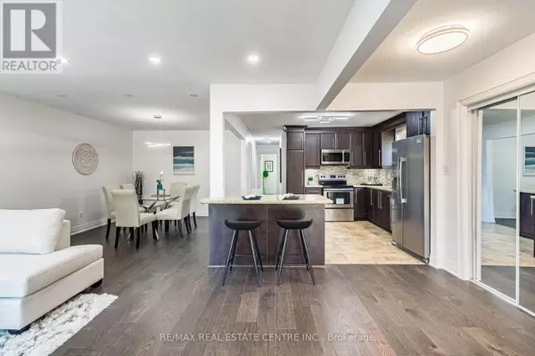 Oakville (cp College Park), ON L6H2B1,1048 ROBARTS ROAD