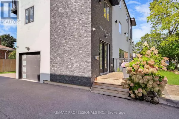 Toronto (islington-city Centre West), ON M9B4J9,MAIN & 2ND FLOOR - 4 MARTIN GROVE ROAD