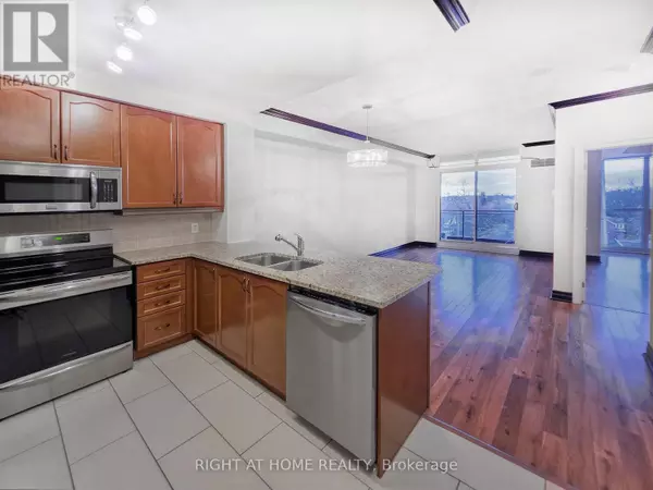 Brampton (downtown Brampton), ON L6W0A8,100 John ST #508