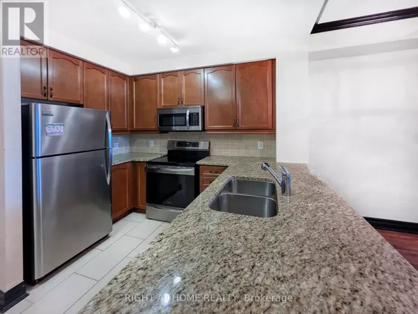 Brampton (downtown Brampton), ON L6W0A8,100 John ST #508