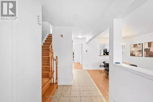 Mississauga (hurontario), ON L5R3J4,527 RAVENSTONE COURT