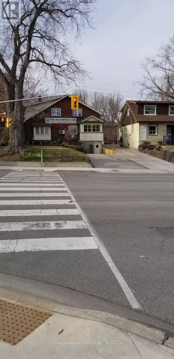 Toronto (stonegate-queensway), ON M8Y1K1,600 THE QUEENSWAY TORONTO W7 WAY