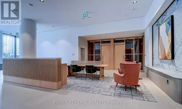 Mississauga (city Centre), ON L5B0P6,395 Square One DR North #1701