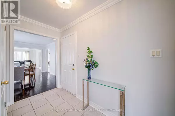 Oakville (wc Wedgewood Creek), ON L6H7K6,404 KITTRIDGE ROAD