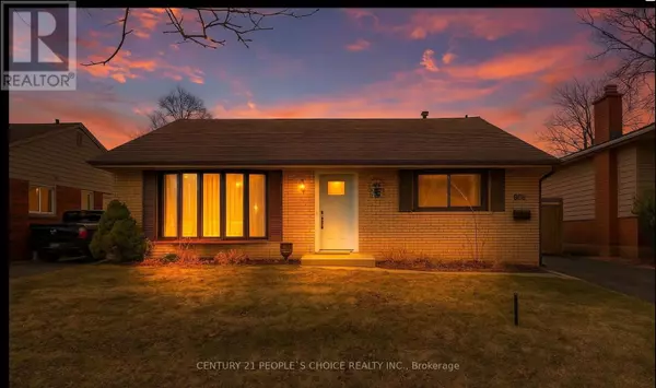 Burlington (roseland), ON L7N3B8,608 Thornwood AVE #Upper