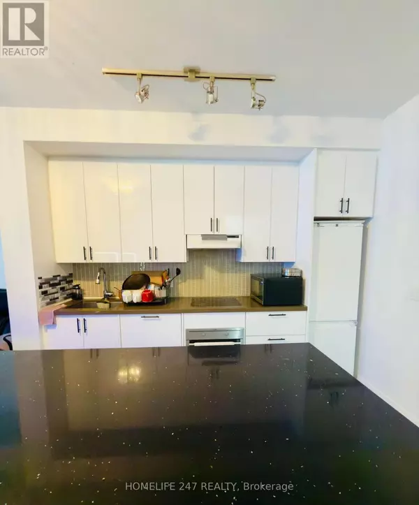 Toronto (mimico), ON M8V0C5,59 Annie Craig DR #609