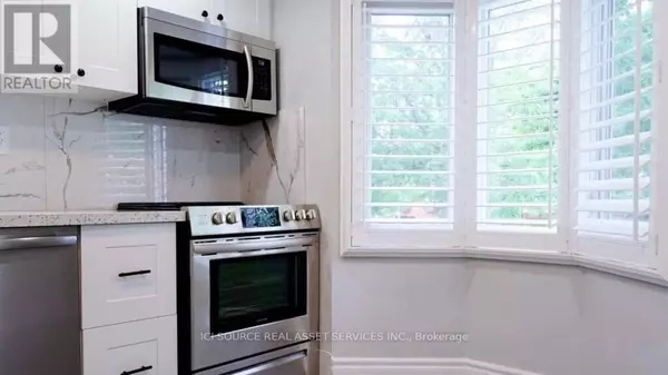 Oakville (co Central), ON L6K1S1,16 NORMANDY PLACE