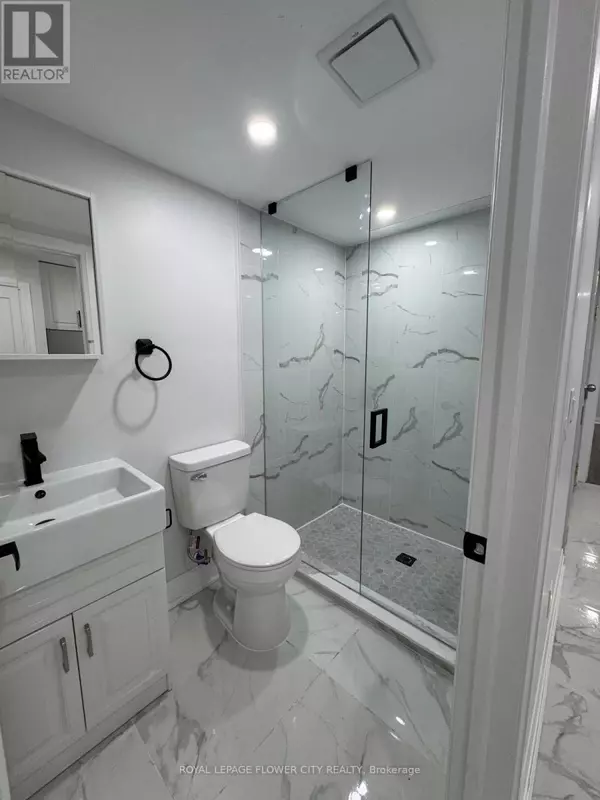 Toronto (dovercourt-wallace Emerson-junction), ON M6P3Y6,414 perth AVE ##Bsmt