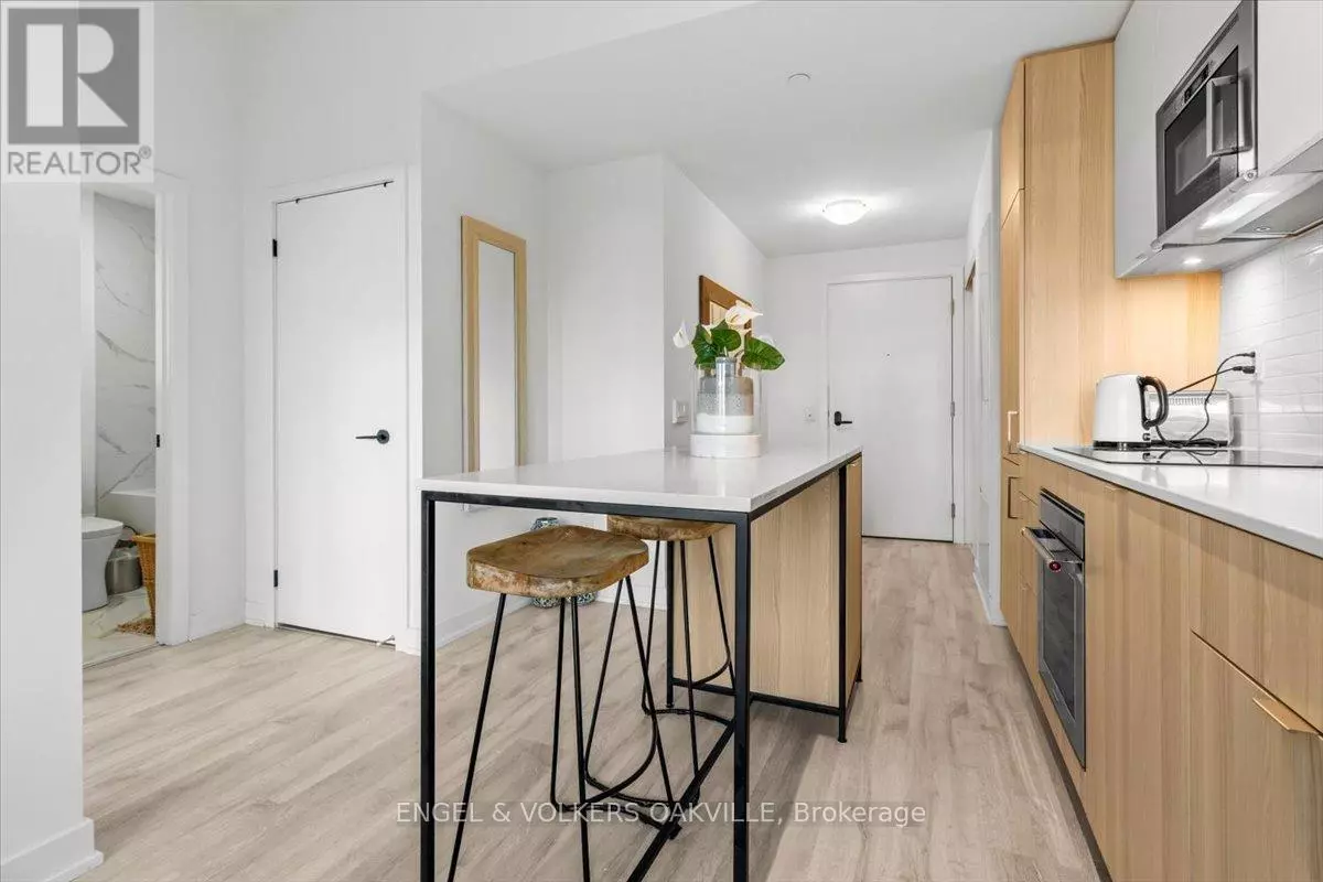 Mississauga (port Credit), ON L5H0A9,220 Missinnihe WAY #327