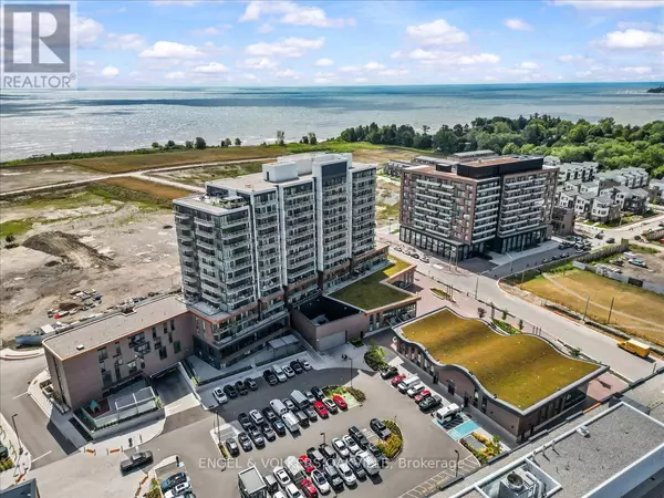 Mississauga (port Credit), ON L5H0A9,220 Missinnihe WAY #327