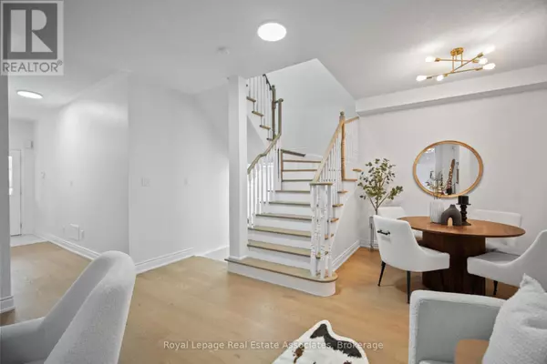 Mississauga (east Credit), ON L5V0C2,580 COURTNEY VALLEY ROAD