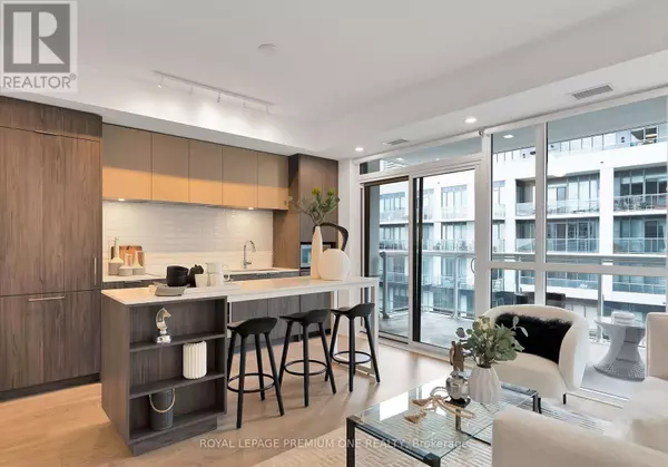 Toronto (mimico), ON M8V0G3,65 Annie Craig DR #304