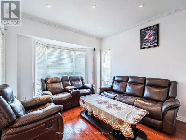 Brampton (sandringham-wellington), ON L6R2X5,26 TANGLERIDGE BOULEVARD