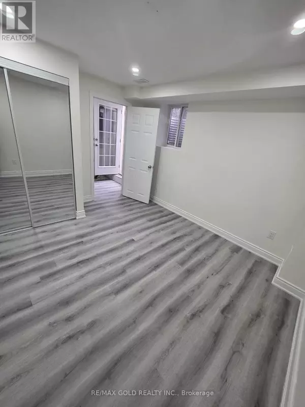 Milton (ha Harrison), ON L9T8V5,1081 URELL WAY