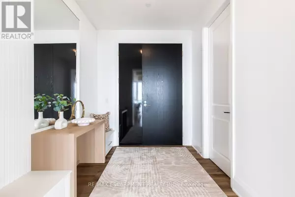 Burlington (brant), ON L7R0G7,2007 James ST #2102