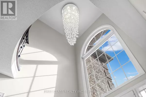 Mississauga (central Erin Mills), ON L5M5S2,2893 PEACOCK DRIVE