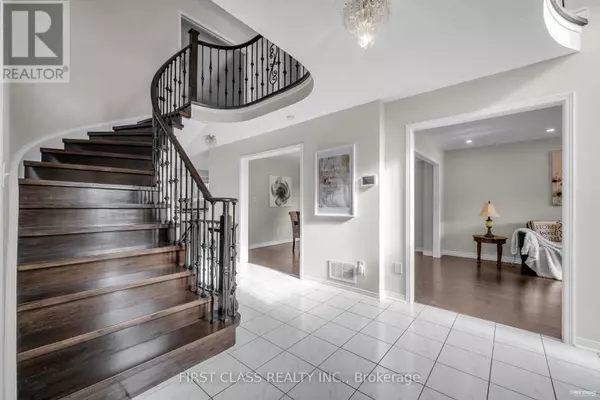 Mississauga (central Erin Mills), ON L5M5S2,2893 PEACOCK DRIVE