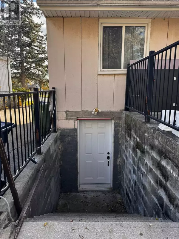 Toronto (elms-old Rexdale), ON M9W3R7,41 Hatfield CRES #Basement