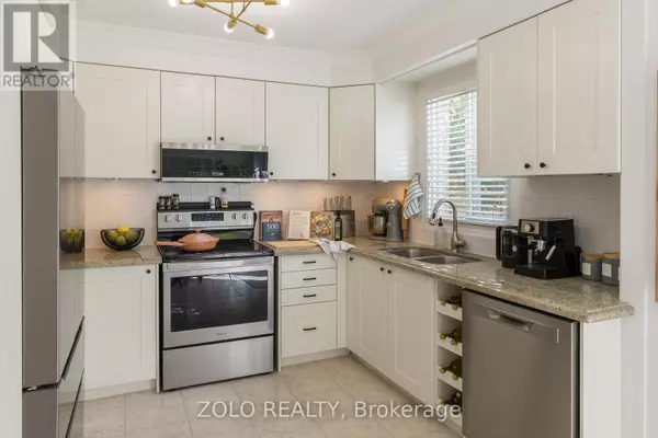 Oakville (ro River Oaks), ON L6H5L8,2272 Mowat AVE #45