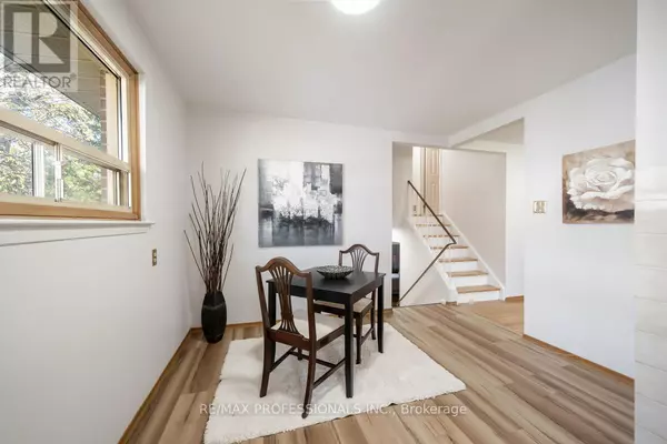 Oakville (cp College Park), ON L6H1Z1,1275 PALLATINE DRIVE