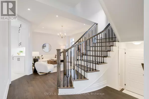 Brampton (sandringham-wellington North), ON L6R4G3,10 KEYWORTH CRESCENT