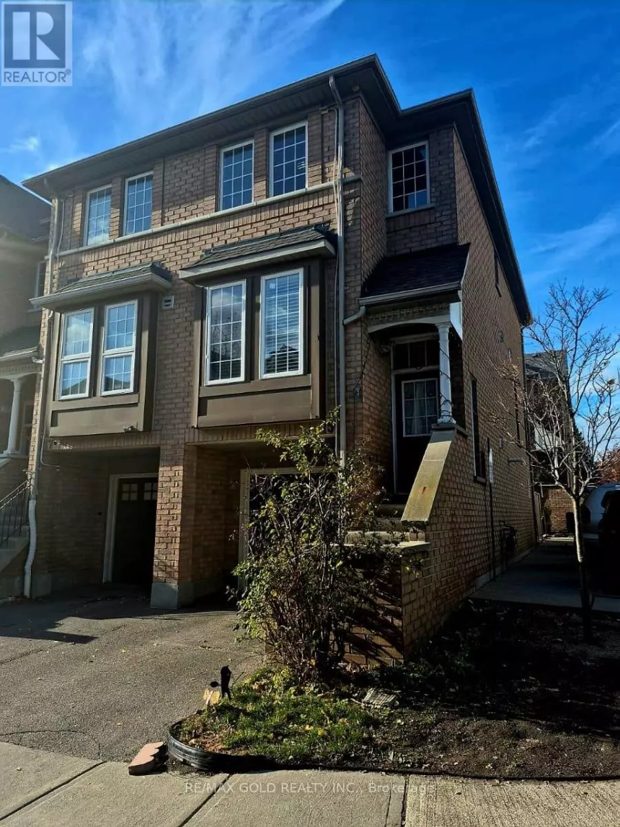 Mississauga (hurontario), ON L5R4E7,50 Strathaven DR #15