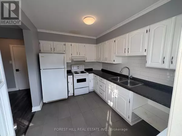 Toronto (stonegate-queensway), ON M8Z1M8,739 The Queensway #A