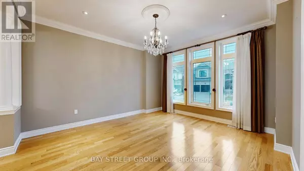 Oakville (jc Joshua Creek), ON L6H0A9,2352 DELNICE DRIVE